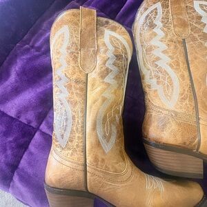 Tan Western Heeled Boots